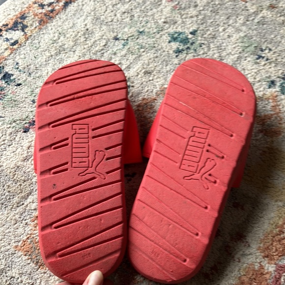 Men’s like new slides - Picture 3 of 3